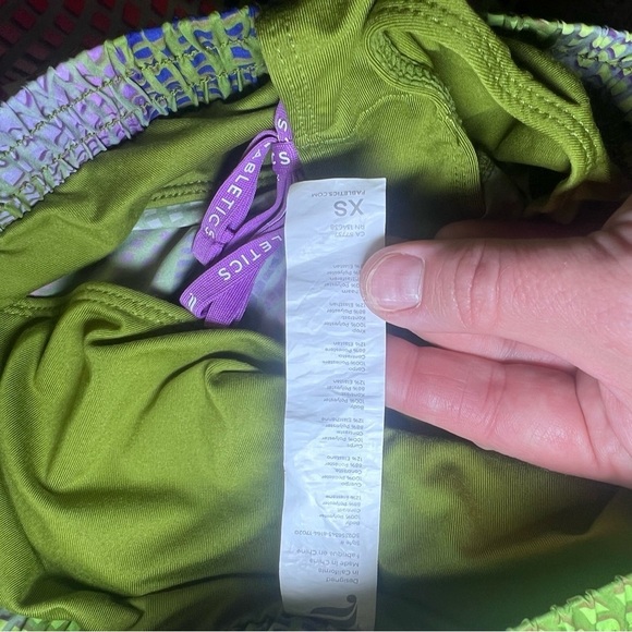 Fabletics Womens Shorts Full Speed Mid Rise Running Elastic Waist Size XS Green - Picture 3 of 7